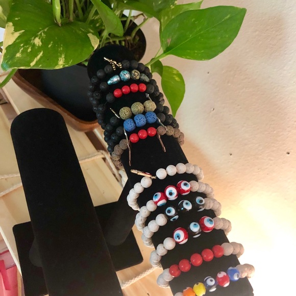 Bracelets - Picture 4 of 8